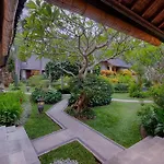 Kutus Kutus Saba Beach Villa