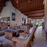 Kutus Kutus Saba Beach Villa